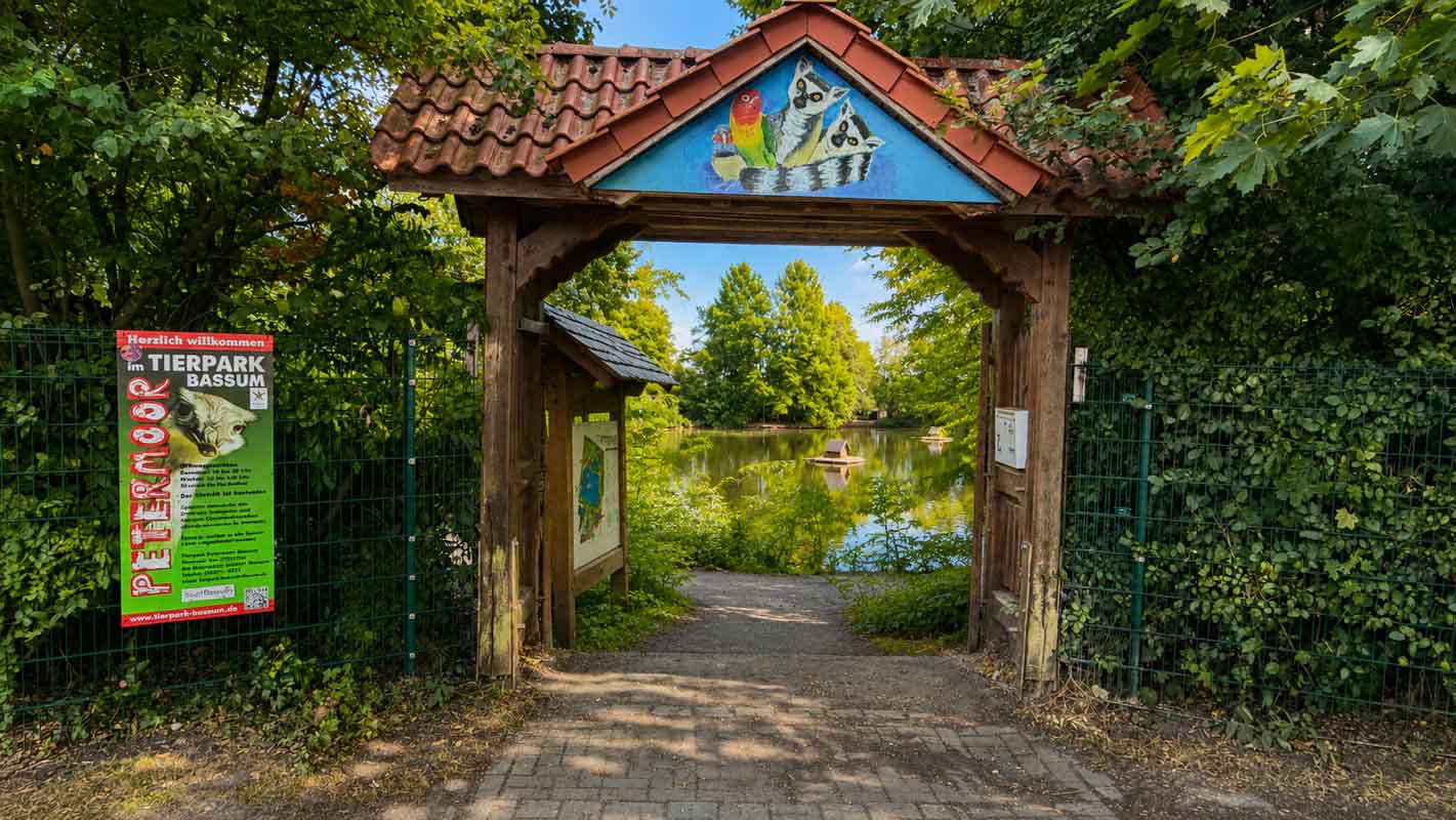 Eingangstor zum Tierpark Petermoor in Bassum